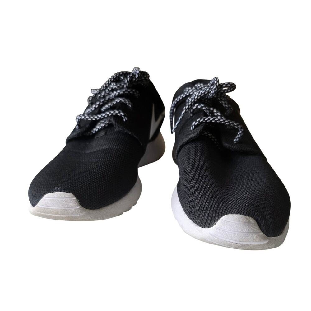 Nike Women's Roshe One Sneakers Black Size 8 - Picture 5 of 8